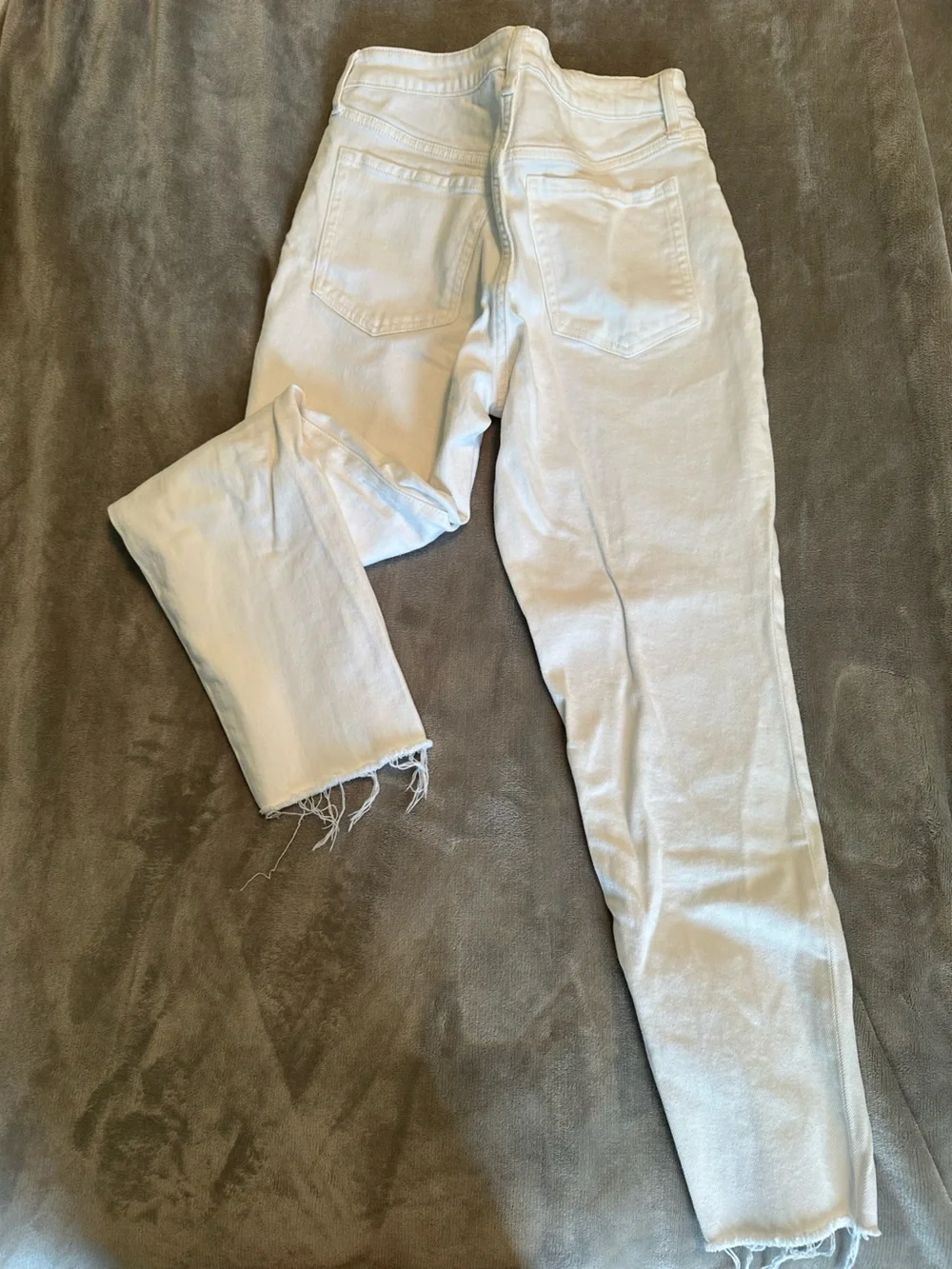 Old Navy O.G. Straight White High Rise Raw Hem Jeans Size 4